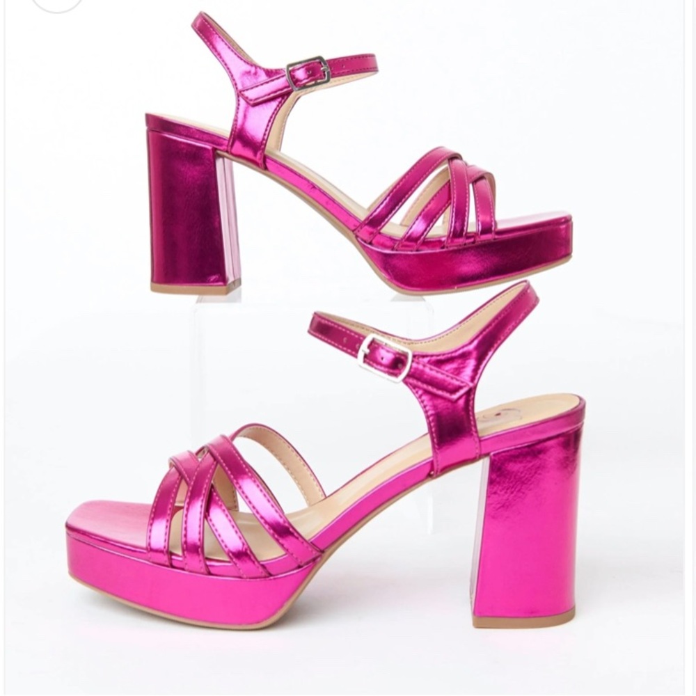 Unique vintage Magenta Metallic Leatherette Heels Pink Strappy Block Sandals